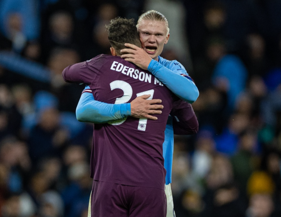 这不得冲一波？S赛决赛电竞椅将被拍卖