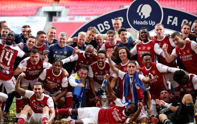 OG 从 Virtus.pro 租借 FL4MUS;