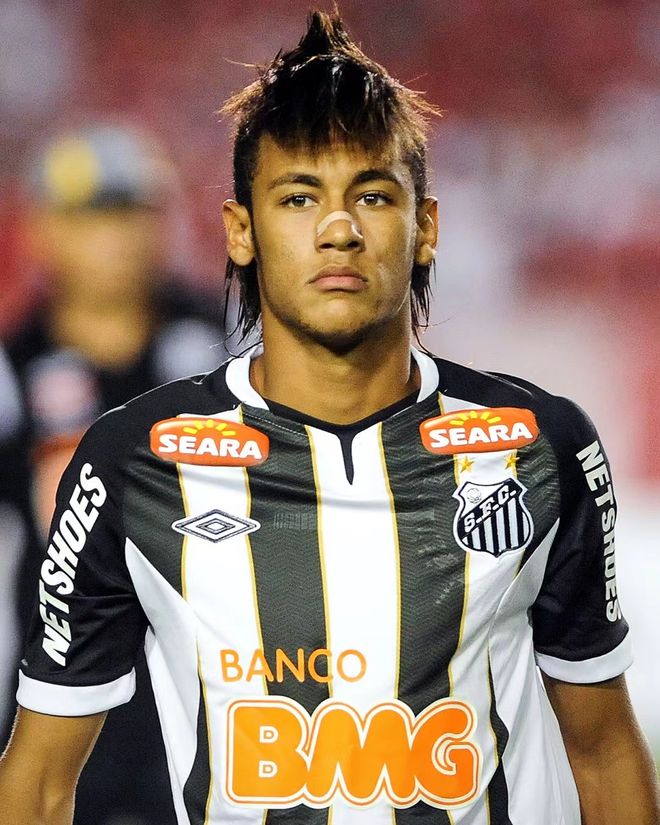 【攻略】想玩LOL手游快人一步，那得先重温这个英雄怎么玩