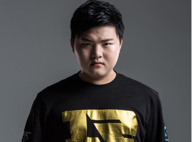 哪里是 Jiwoo 在奔跑！ Chovy + Kiin 疯狂攻击 GIDEON 以抢夺Baron， Generation Gaming 领先